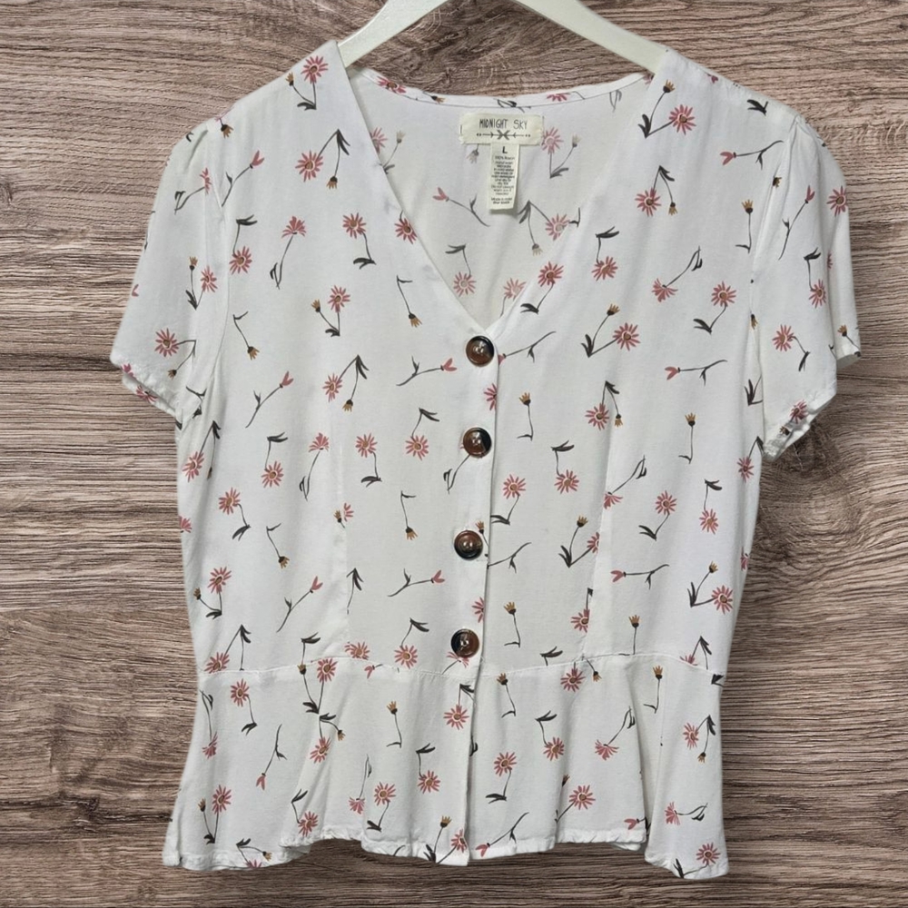 Chic White Floral Button-Up Blouse Sz L